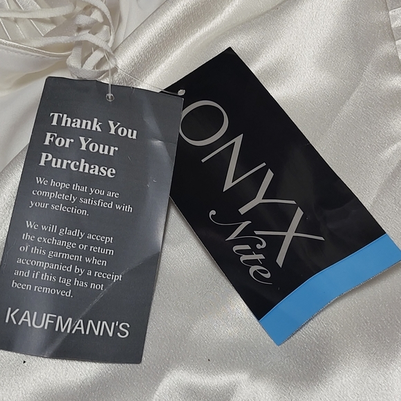 ONYX NITE Women's Formal Ivory Halter Top - Picture 5 of 9